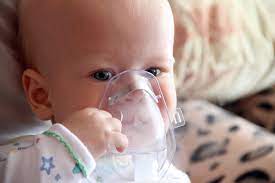 Serul fiziologic sau solutia salina (nacl) este o solutie ce se utilizeaza pentru igiena ochilor ochii se sterg cu o compresa sterila inmuiata in ser fizilogic. Tratamentul Cu Aerosoli In InfecÈ›iile Respiratorii Cand E De Folos Nebulizatorul Clubul Bebelusilor