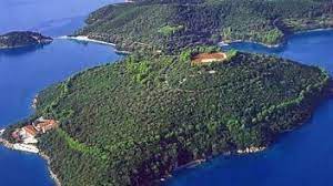 Through onassis ministries our mission is to help children develop relationships and strengthen. Athina Onassis Verkauft Insel An Giorgio Armani Grenzecho