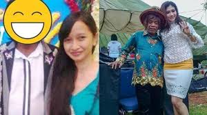 Kisah tragisnya itu dia dapat kabar anak dia meninggal itu, pak tarno lagi di padang. Jarang Muncul Pak Tarno Nikahi Pramugari Yang Terpaut Usia 30 Tahun Sempat Tak Dapat Restu Tribun Palu