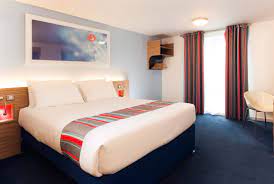 Travelodge london central bank is an excellent choice for travelers visiting london, offering a quiet environment alongside many helpful amenities designed to enhance your stay. Travelodge London Central Bank Hotel London Central Bank Hotels