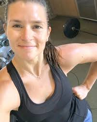 I guess I won't get any messages because I'm not naked right 💔😒