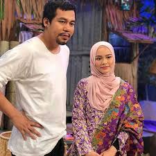 Jadikan sari yanti dan kolin abdullah sebagai caller. Tahniah Walaupun Tanpa 1 Tiub Fallopian Sari Yanti Hamil Anak Ke 4 Nona