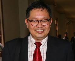 Selain itu, tiada kecederaan di muka, kepala, badan atau anggotanya yang lain yang menunjukkan dia dipukul atau luka mempertahankan diri. Adib Inquest Dr Shahrom S Formula More Rational Says Physics Expert The Star