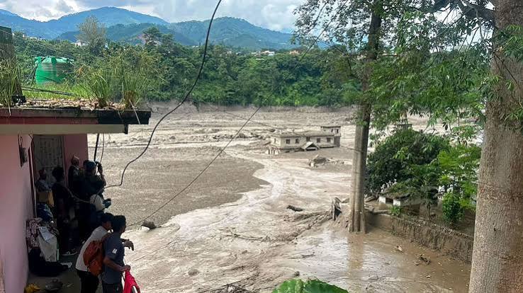 Inundación en Nepal: 95 muertos y 300 desaparecidos