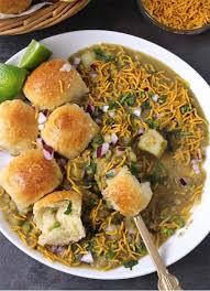 Scopri ricette, idee per la casa, consigli di stile e altre idee da provare. Misal Pav How To Make Misal Pav Recipe Cook With Kushi