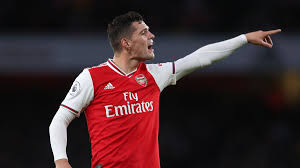 A dreadful defensive error from arsenal's granit xhaka arsenal midfielder granit xhaka believes online abuse of players and their families will kill football. Arsenal Spieler Granit Xhaka Entschuldigt Sich Nach Fan Eklat Eurosport