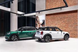 Mini one dan mini cooper adalah dua varian kereta yang mempunyai ciri dan spesifikasi yang berbeza. Mini Cooper S Countryman Edisi Terhad Dilancarkan 2 Varian Hanya 38 Unit Di Malaysia Wapcar