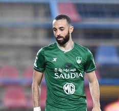 كشفت تقارير صحفية أن إدارة النادي الأهلي السعودي، برئاسة عبدالإله مؤمنة، تتجه لمعاقبة عمر السومة ومحمد العويس، لاعبي الفريق، بعد التصريحات النارية التي أطلقها الثنائي عقب الخسارة أمام الشباب بثلاثية نظيفة في الجولة. Ø§Ù„Ø±Ø¤ÙŠØ© Ø§Ù„Ø±ÙŠØ§Ø¶ÙŠØ© ÙƒØ´ÙØª ØªÙ‚Ø§Ø±ÙŠØ± ØµØ­ÙÙŠØ© Ø§Ù„ÙŠÙˆÙ… Ø§Ù„Ø£Ø­Ø¯ Ø¹Ù† Ø¥ØµØ§Ø¨Ø© Ø§Ù„Ù…ØºØ±Ø¨ÙŠ Ø¥Ø¯Ø±ÙŠØ³ ÙØªÙˆØ­ÙŠ Ù„Ø§Ø¹Ø¨ Ø§Ù„Ù†Ø§Ø¯ÙŠ Ø§Ù„Ø£Ù‡Ù„ÙŠ Ø§Ù„Ø³Ø¹ÙˆØ¯ÙŠ Ø¨ÙÙŠØ±ÙˆØ³ ÙƒÙˆØ±ÙˆÙ†Ø§ Ø§Ù„Ù…Ø³ØªØ¬Ø¯ Ù‚Ø¨Ù„ Ø§Ù„Ù…ÙˆØ§Ø¬Ù‡Ø© Ø§Ù„Ù…Ø±ØªÙ‚Ø¨Ø© Ø£Ù…Ø§Ù… Ø§Ù„Ø´Ø¨Ø§Ø¨
