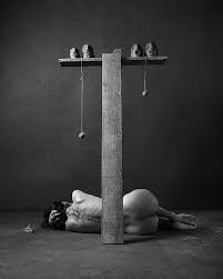 Free video tutorials on photography and editing. Mood Building On Blending Sculpture And Photography La Noir Image
