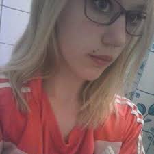 Kim Drost (@XKimAndMyzelfX)