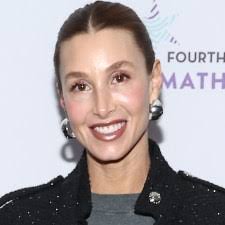 Elizabeth Helmer's Instagram, Twitter & Facebook