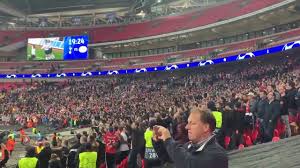 Steun psv op weg naar nieuwe successen! Psv Fans In London Tottenham Hotspur 2 1 Psv Eindhoven Youtube