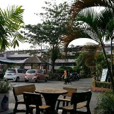 Gambaran terbaru sk taman sutera selepas dicat dengan warna jingga laluan menuju ke bilik guru lukisan mural pada dinding blok pentadbir. Sekolah Kebangsaan Taman Samudera Batu Caves Selangor