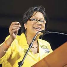 Kamla beats Manning online