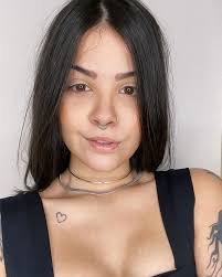 Pin de Alice Brito em Acessórios