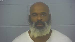 Lee Batts's Instagram, Twitter & Facebook