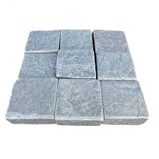 Mit einem pfasterstein schossen sie ein loch durch das fenster der ortsstelle. Pflastersteine Sandstein Getrommelt Antik Grau Kleinpflaster Natursteinpflaster Heta Naturstein