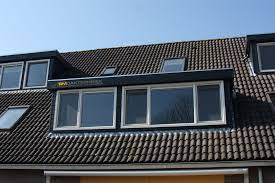 Kunststof Dakkapel In De Kleuren Creme Wit En Monumentengroen De Zijwanden En De Boeideel Van Het Dakkapel Zijn Van Keralit Rabatde Dakkapellen Zijwand Zolder