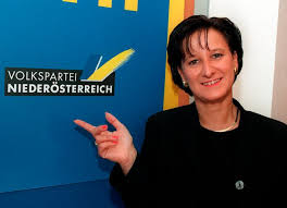 Doch die politikerin ist in griechenland unerwünscht. Landeshauptfrau Johanna Mikl Leitner Ihre Karriere In Bildern