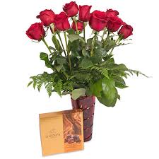 Sending flowers for valentine's day is no longer reserved just for couples aligned in romantic bliss. Toronto Valentines Gifts One Dozen Red Roses Chocolates