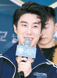 South korean rapper san e has landed himself in hot water with a series of incidents in which he ranted against the burgeoning feminist . San E Blasts Jerry K For His Rebuttal