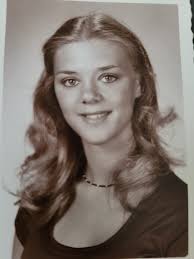 Hudsons employee proposes to girlfriend at Eastland store