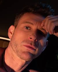 Baby, I don't wanna want you But I have to, your Bad feels too good! Yeah,  you know what don't kill you Makes you want it way more than you should 🫦