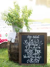 They were so easy, especially if you have terrible handwriting like i do! 23 Ideas For Easy And Cheap Wedding Signs And Banners Gac