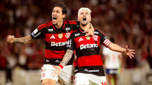 Flamengo vence Bahia em jogo marcado por homenagens e erros fatais