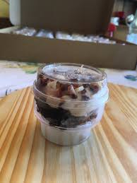 Our famous house salad (150 cal per serving), breadsticks (vegetarian options) (140 cal each) and your choice of homemade soup. Olive Garden Dessert Sampler Review Darian S Tastes And Travels