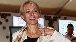 Figurky bullyland jsou velmi oblíbené hračky pro děti. Veronika Zilkova Roli Macechy Si Prozila Doopravdy Ted Ji Bude Hrat Veronika Zilkova Bude Na Jevisti Trapit Popelku Super Cz