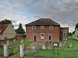 Kleines haus mit schönem panorama. Grusel Immobilie Haus Mit Komplettem Friedhof Zu Verkaufen