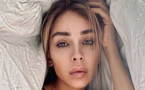 Vittoria schisano (pomigliano d'arco, italia, 1983ko azaroaren 11) italiar aktorea da. Vittoria Schisano Ci Sto Pensando Di Cosa Si Tratta