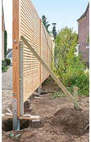 Einen dekorativen sichtschutz aus paletten selber bauen äste als rankgerüst für kletterpflanzen als zaun in das erdreich gesteckte äste eignen sich auch als rankgerüst für schnell wachsende, attraktiv blühende kletterpflanzen. Die 46 Besten Ideen Zu Sichtschutz Selber Bauen Sichtschutz Selber Bauen Sichtschutz Zaun Garten