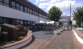 Rufen sie uns an oder schreiben sie. Stoliki Na Ulice Picture Of Kaiser Garten Witten Tripadvisor