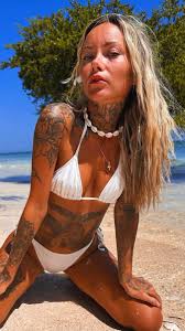 Ana Stanskovsky - Free pics, galleries & more at Babepedia