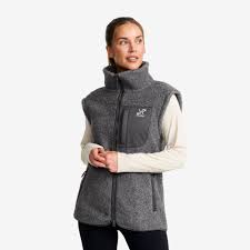 Women's Puffer & Outdoor Vests | RevolutionRace
