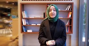 طالبة تركية تتحدث بفصاحة عن تجربتها في تعلم اللغة العربية تركيا بالعربي