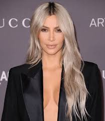 The new look was an immediate hit with sister kylie jenner and kardashian's makeup artist mario dedivanovic, with both showing their approval in. Blonde Hair Dark Roots Celebrity Hair Trend Instyle