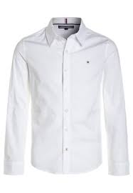 Die namen der braut und des bräutigams sind personalisiert, in einer hand geschrieben, schriftart und alle details der hochzeit. Festliche Kindermode Hochzeit Zalando