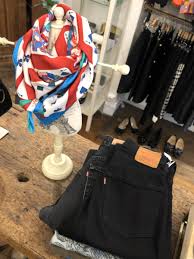 Careers learn about career opportunities at lee. Les Meilleurs Depots Vente De Paris Le Dressing Ideal