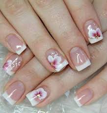 Además puedes disfrutar de más modelos en uñas decoradas con flores y mariposas en este sitio web. Figuras De Unas Para Manos Y Pies