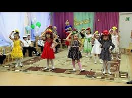 танец на день матери в детском саду старшая группа 162 A Ya Vozmu U Mamy Busy Gr 7a Den Materi 2016 Youtube Den Materi Deti Tancuyut Tanec
