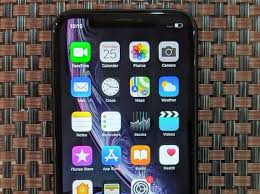 Apple Iphone Xr Review Price Tag Justifies Absence Of Some Premium Goodies Apple Iphone Iphone Apple