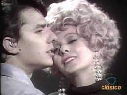 Un momento único fue el que vivieron silvia pinal y enrique guzmán, pues después de no verse por mucho tiempo, y de que el cantante fuera acusado de golpeador y agresivo dentro de la serie biográfica, se volvieron a ver. 17 Silvia Y Enrique Ideas Famous Mexican Mexican Artists Couple Photos