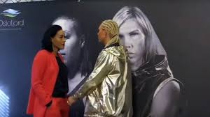 Boxer mikaela lauren decided to kiss her opponent, cecilia braekhus, during a staredown mikaela lauren gick sin 20:e proffsmatch som slutade med vinst. Boxe Mikaela Lauren Vs Cecilia Braekhus Video Dailymotion