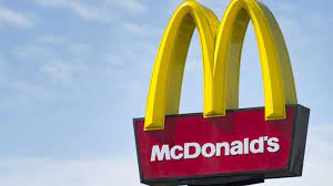 Golden arches logotips, mcdonald's un happy meal ir reģistrētas mcdonald's corporation un ar to saistīto uzņēmumu preču zīmes. Mcdonald S Made A Menu Change Nobody Could Have Predicted A Year Ago Every Smart Business Leader Should Pay Attention Inc Com