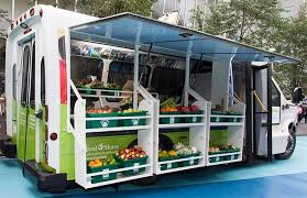 Toronto S Converted Veggie Bus Brings Produce To Food Desert Areas Fresh Food Market Food Market Food Truck Design