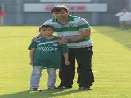 Ertuğrul sağlam, düzce üniversitesi'nde öğrencilerle bir araya geldi. Bursaspor Teknik Direktoru Ertugrul Saglam Deniz Yilmaz Gelmeyecek