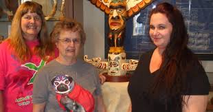 Museum shows carvings, paintings